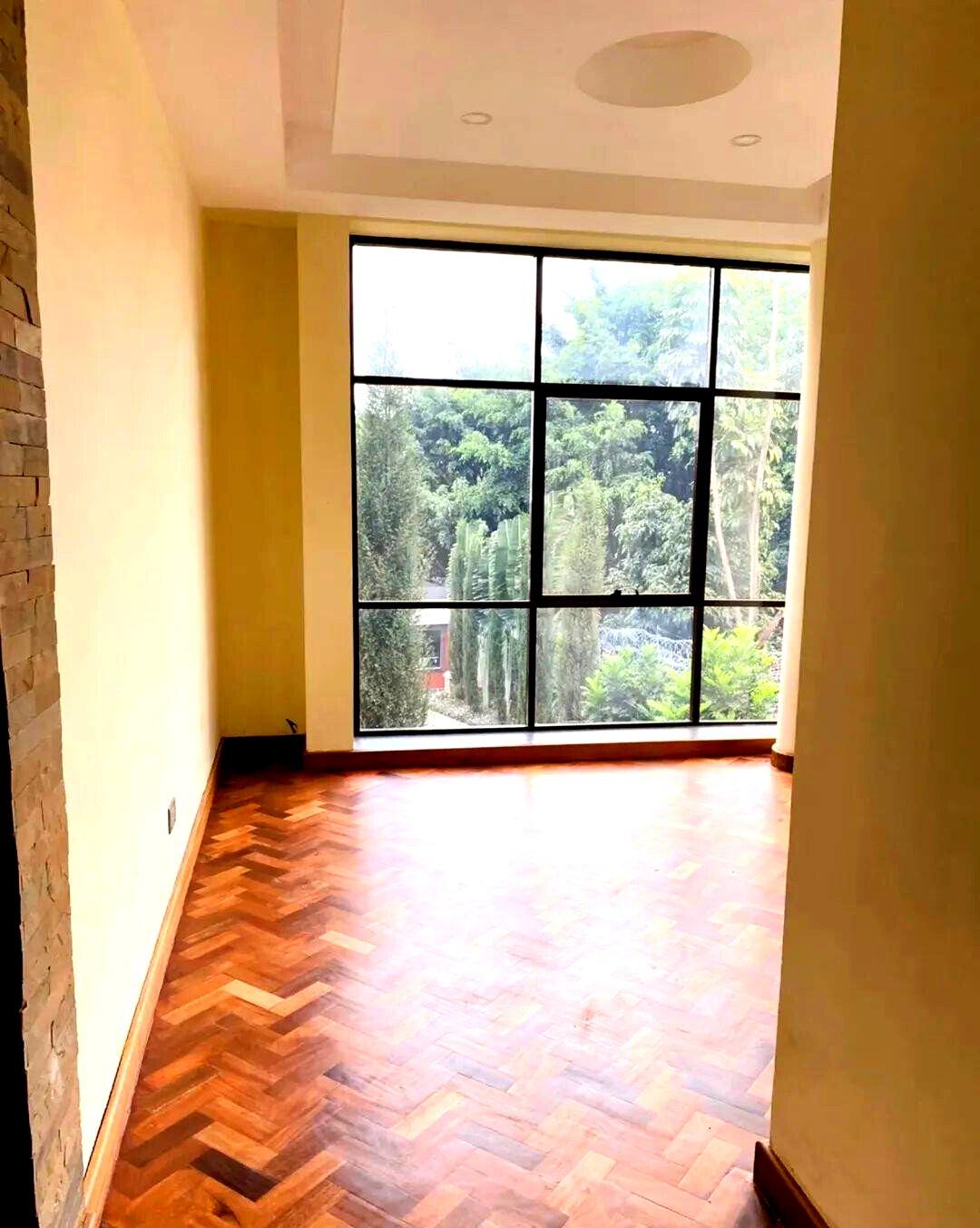 5-Ensuite Townhouse with Rooftop Entertainment & DSQ - Lavington