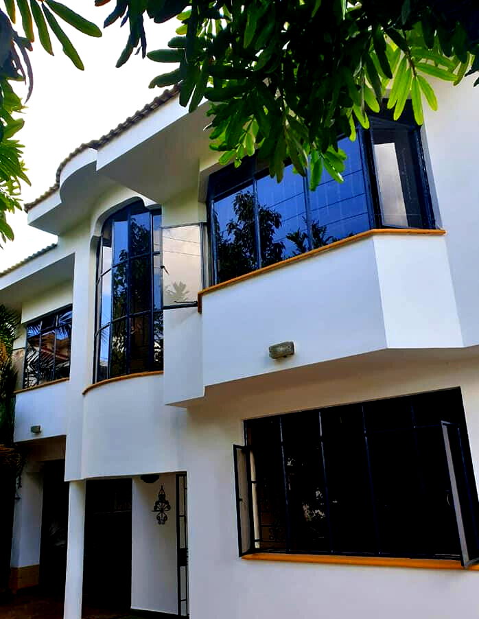 5BR Townhouse with Pool, Gym & Sauna - Riverside, Westlands