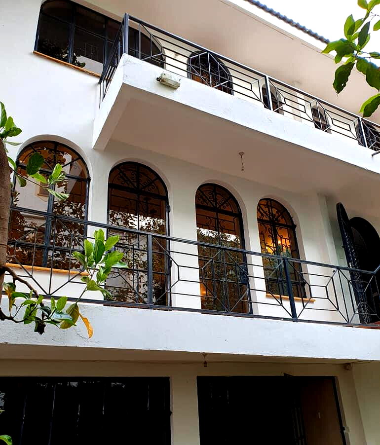 5BR Townhouse with Pool, Gym & Sauna - Riverside, Westlands
