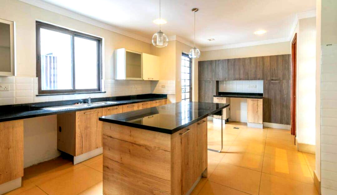 Private 5-Ensuite Townhouse with Pool & Generator – Karen