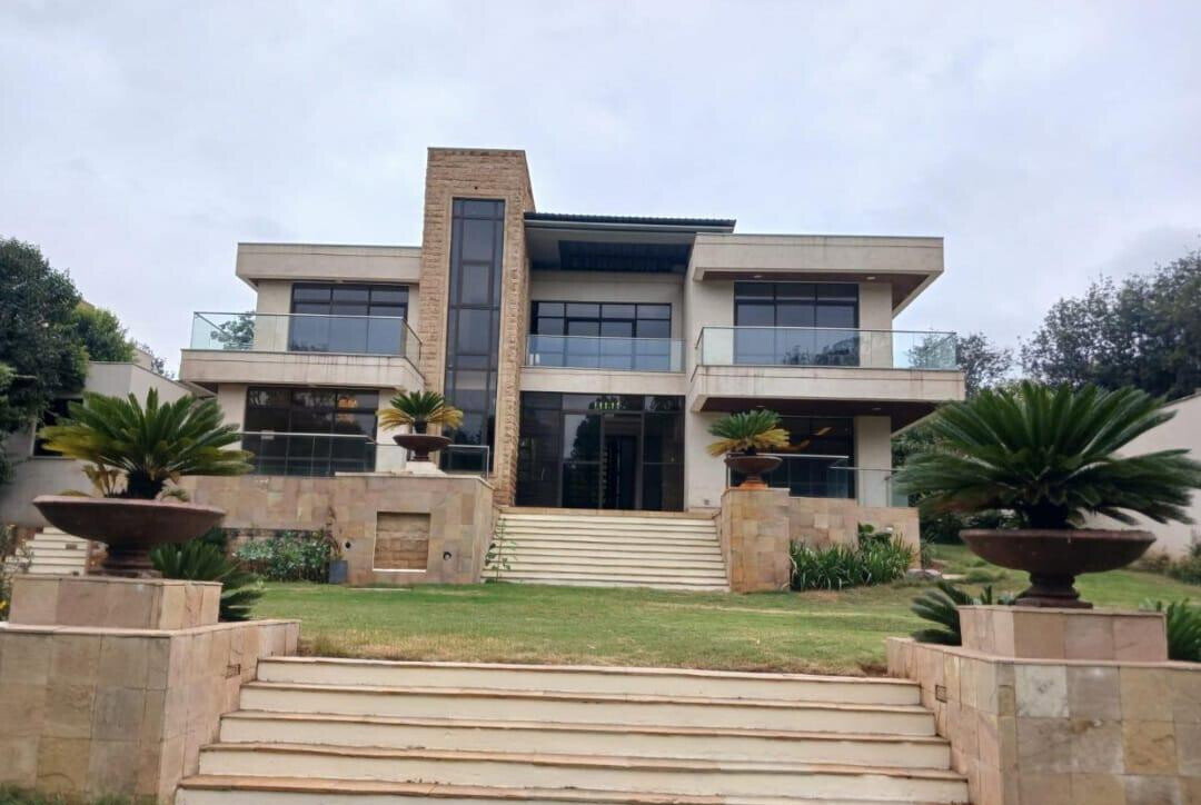 Private 5-Ensuite Townhouse with Pool & Generator – Karen