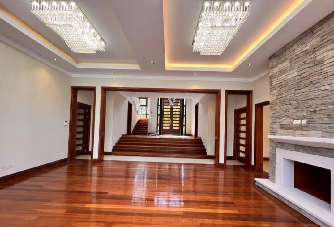 Private 5-Ensuite Townhouse with Pool & Generator – Karen