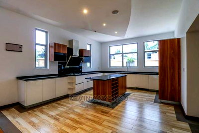 5bdrm Villa in Karen for sale - Image 6