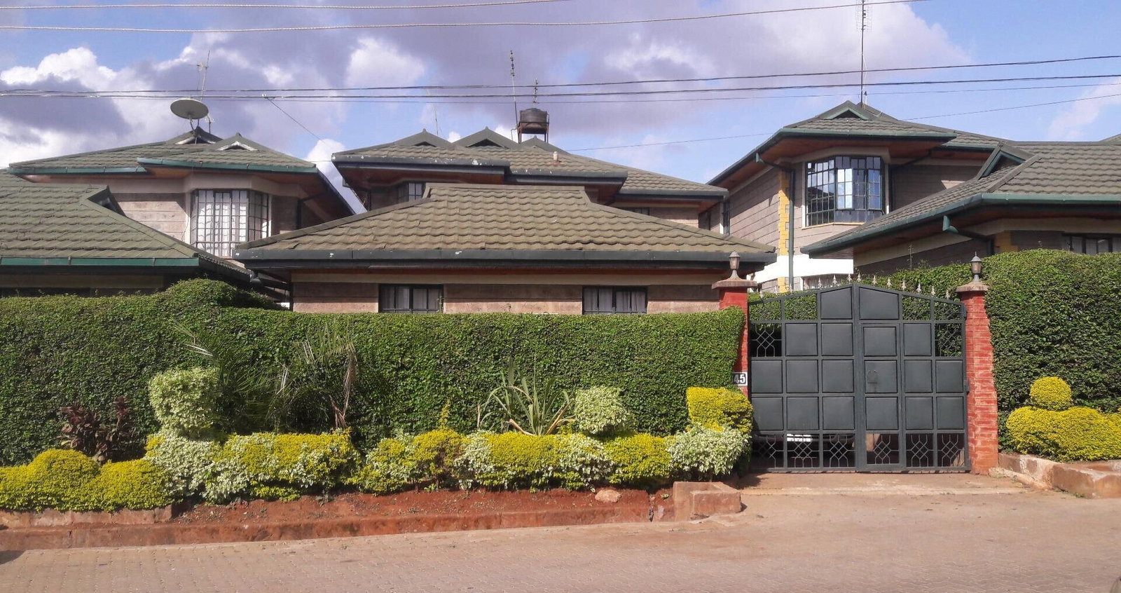 4-Bed All Ensuite Townhouse with Study & Servant Quarters - Muthaiga