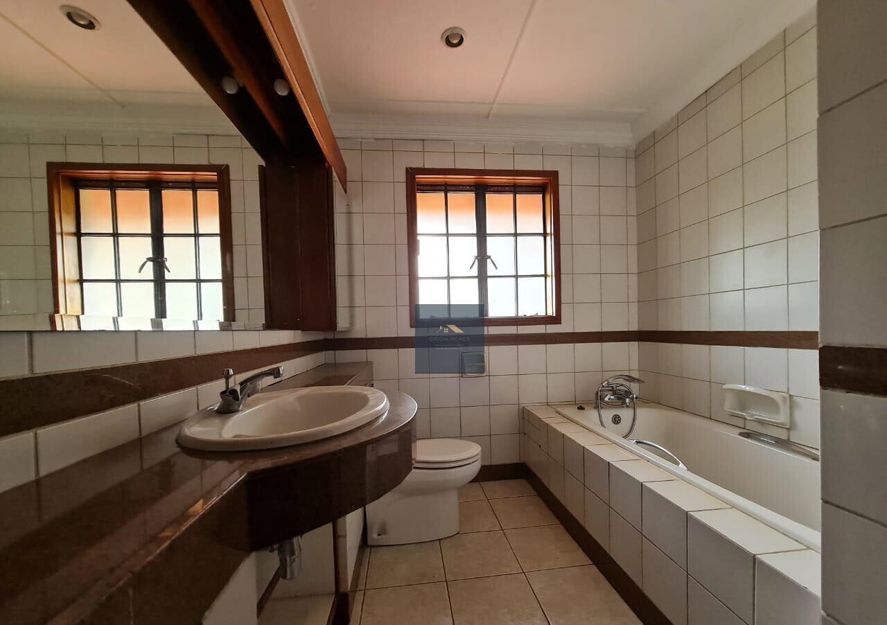 1/8 Acre 5BR Haven at KSh 450K