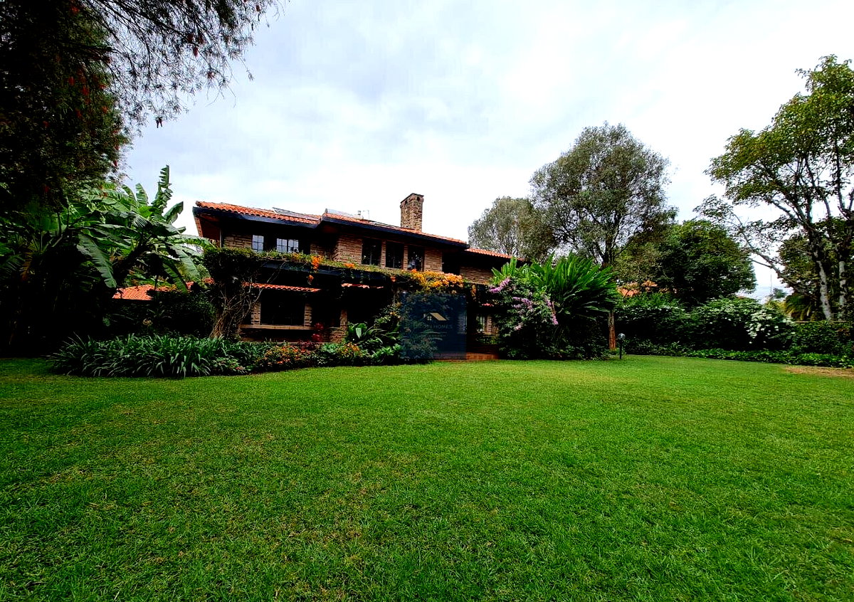 1/8 Acre 5BR Haven at KSh 450K