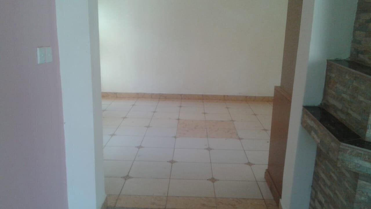4BR All En-Suite Townhouse on Tarmac, Borehole & 3-Phase Power - Kiserian