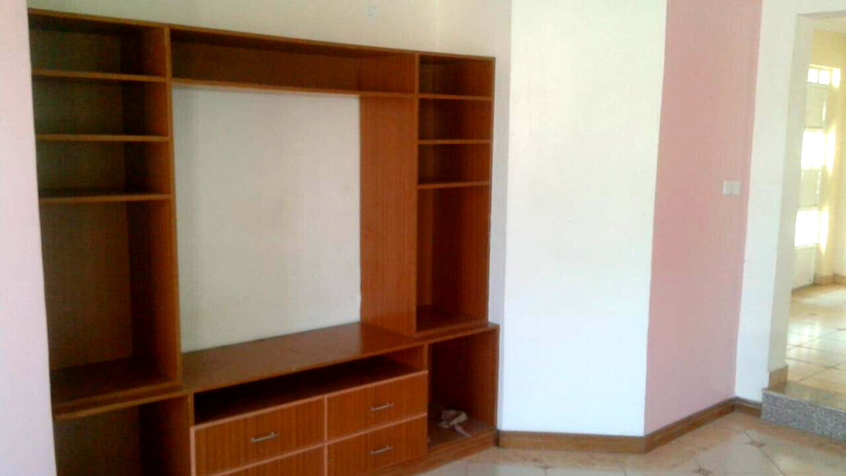 4BR All En-Suite Townhouse on Tarmac, Borehole & 3-Phase Power - Kiserian