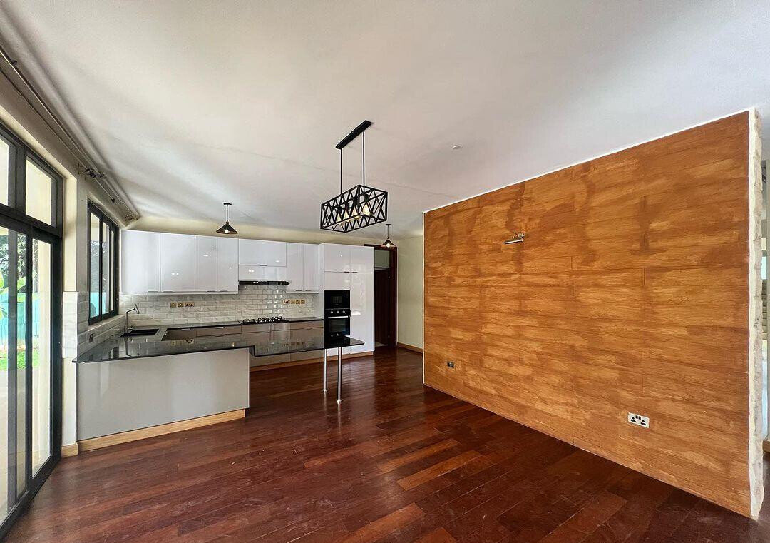 6-Bedroom Modern-Contemporary Home with Rooftop Terrace – Karen