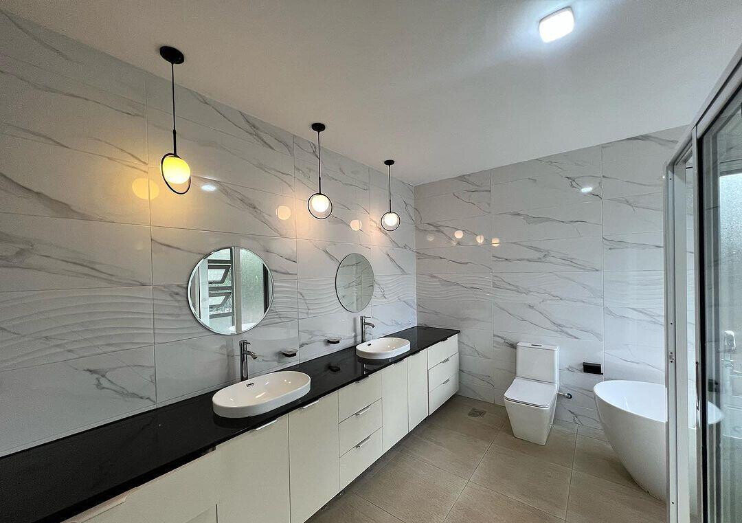 6-Bedroom Modern-Contemporary Home with Rooftop Terrace – Karen