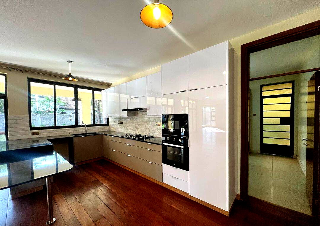 6-Bedroom Modern-Contemporary Home with Rooftop Terrace – Karen
