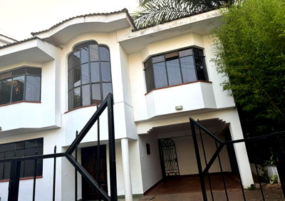 5BR Townhouse with Pool, Sauna & Steam – Riverside Gated Community