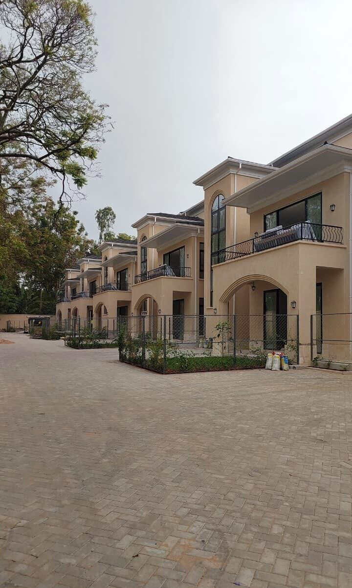 5BR All-Ensuite Townhouse with Jacuzzi & Private Garden - Lavington