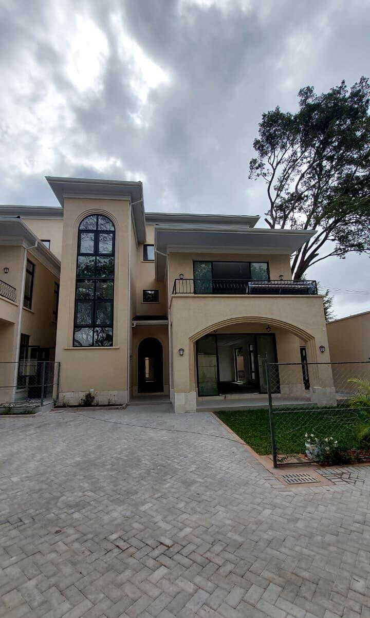 5BR All-Ensuite Townhouse with Jacuzzi & Private Garden - Lavington