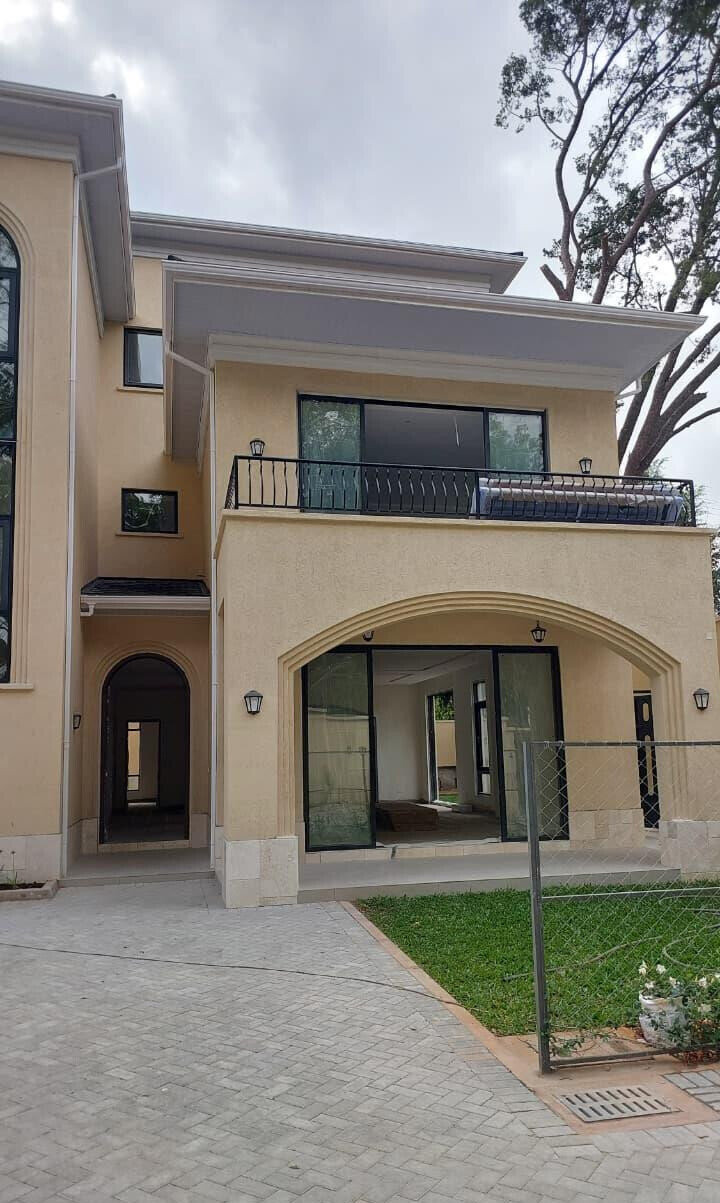 5BR All-Ensuite Townhouse with Jacuzzi & Private Garden - Lavington