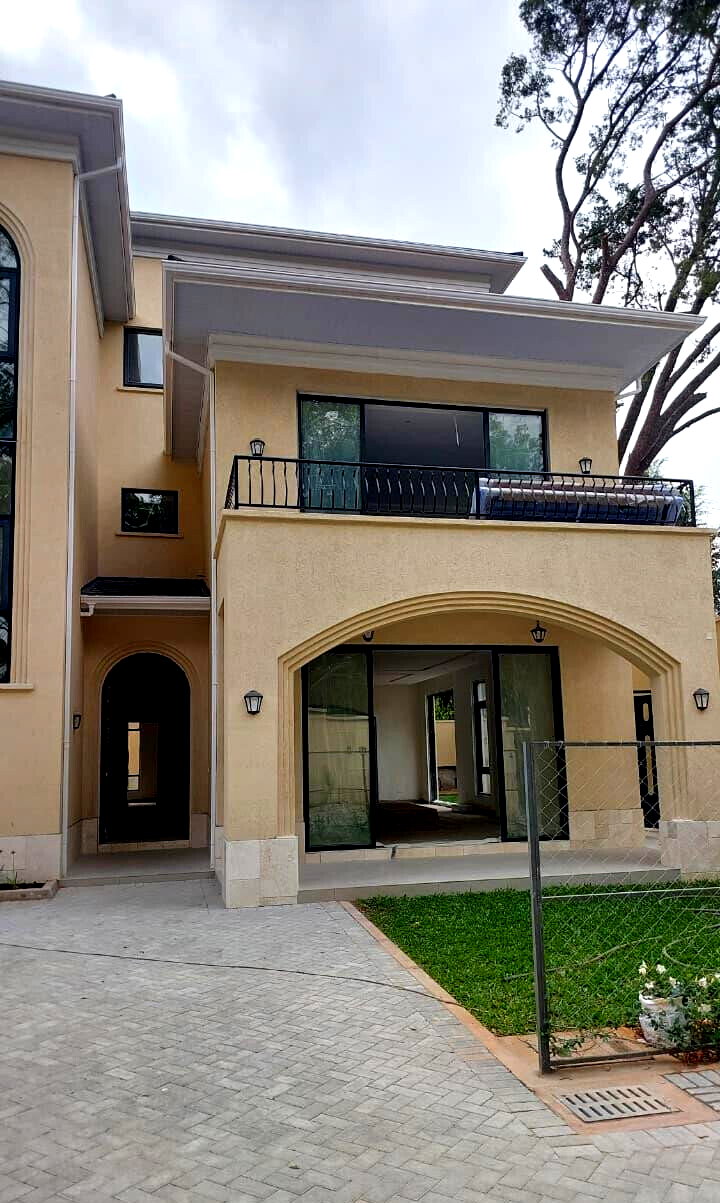 5BR All-Ensuite Townhouse with Jacuzzi & Private Garden - Lavington