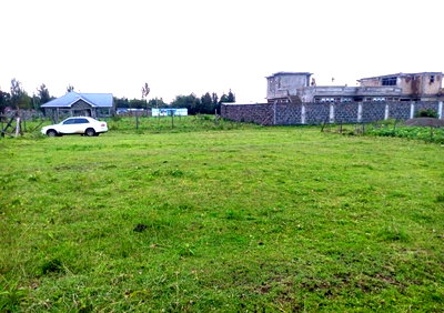1/8 Acre Plot Under 1M