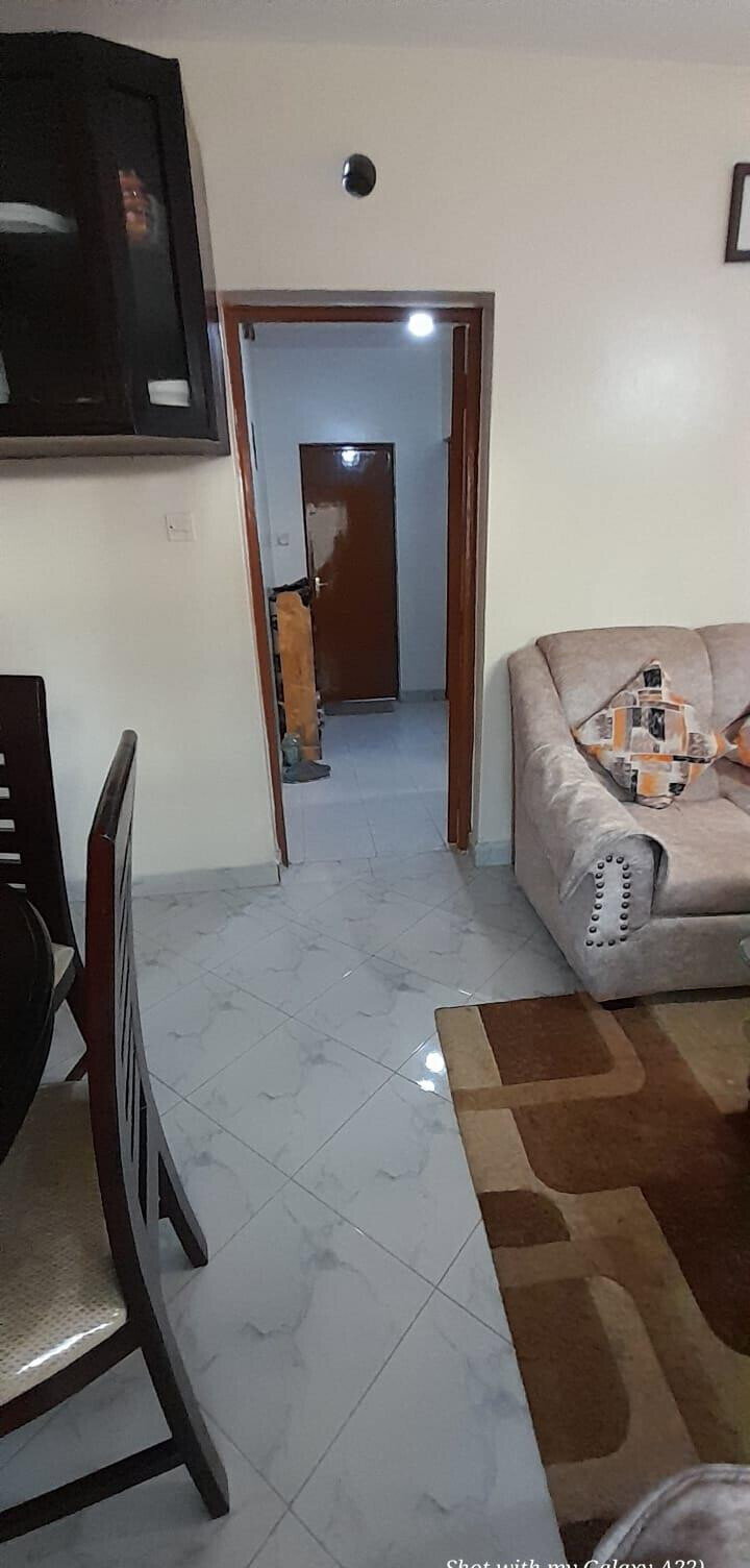 4BR Maisonette with 3 Shops Fronting Tarmac - Donholm