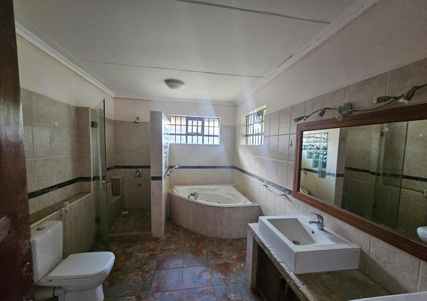 KSh 400K 4BR Spring Valley Home