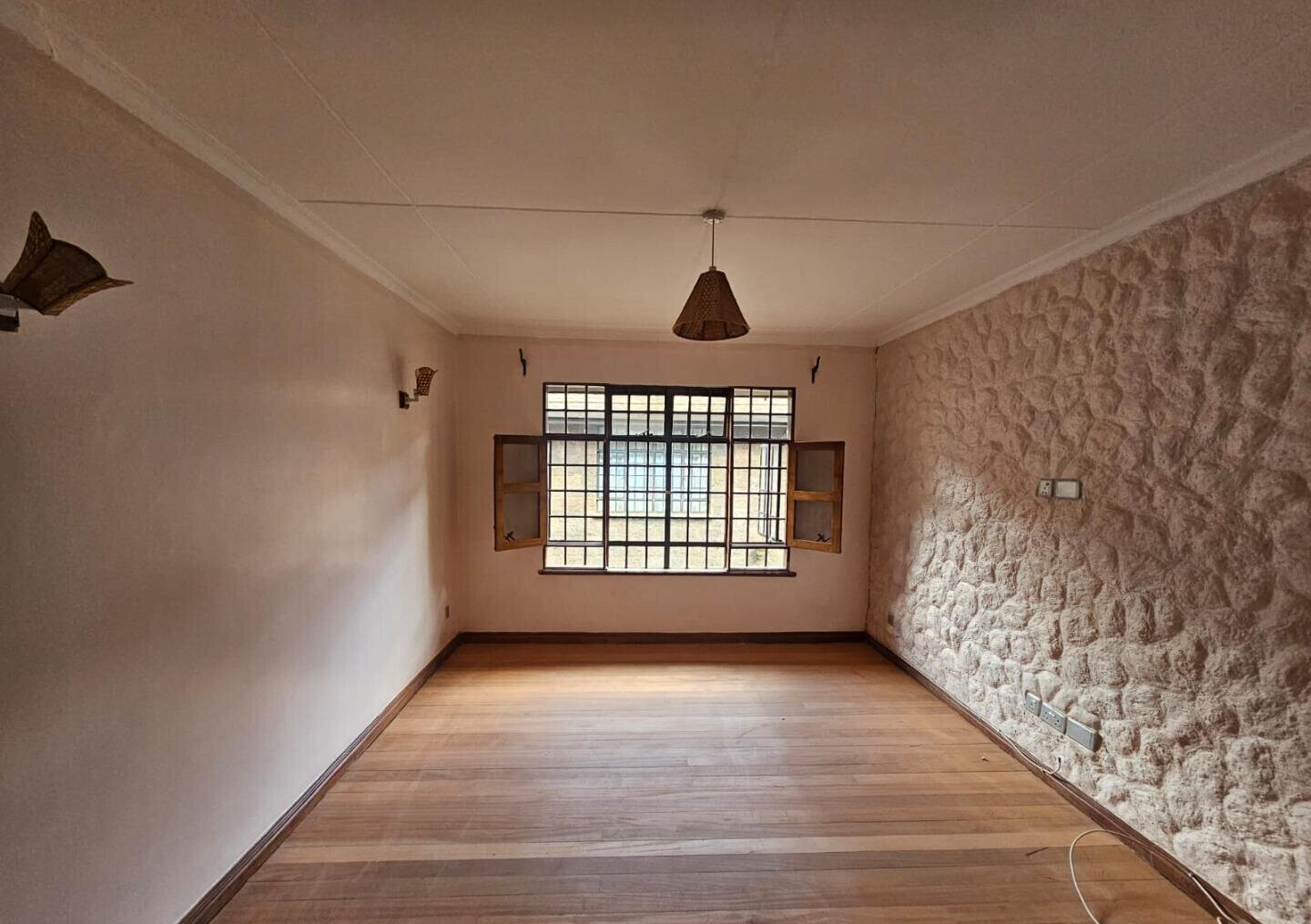 KSh 400K 4BR Spring Valley Home