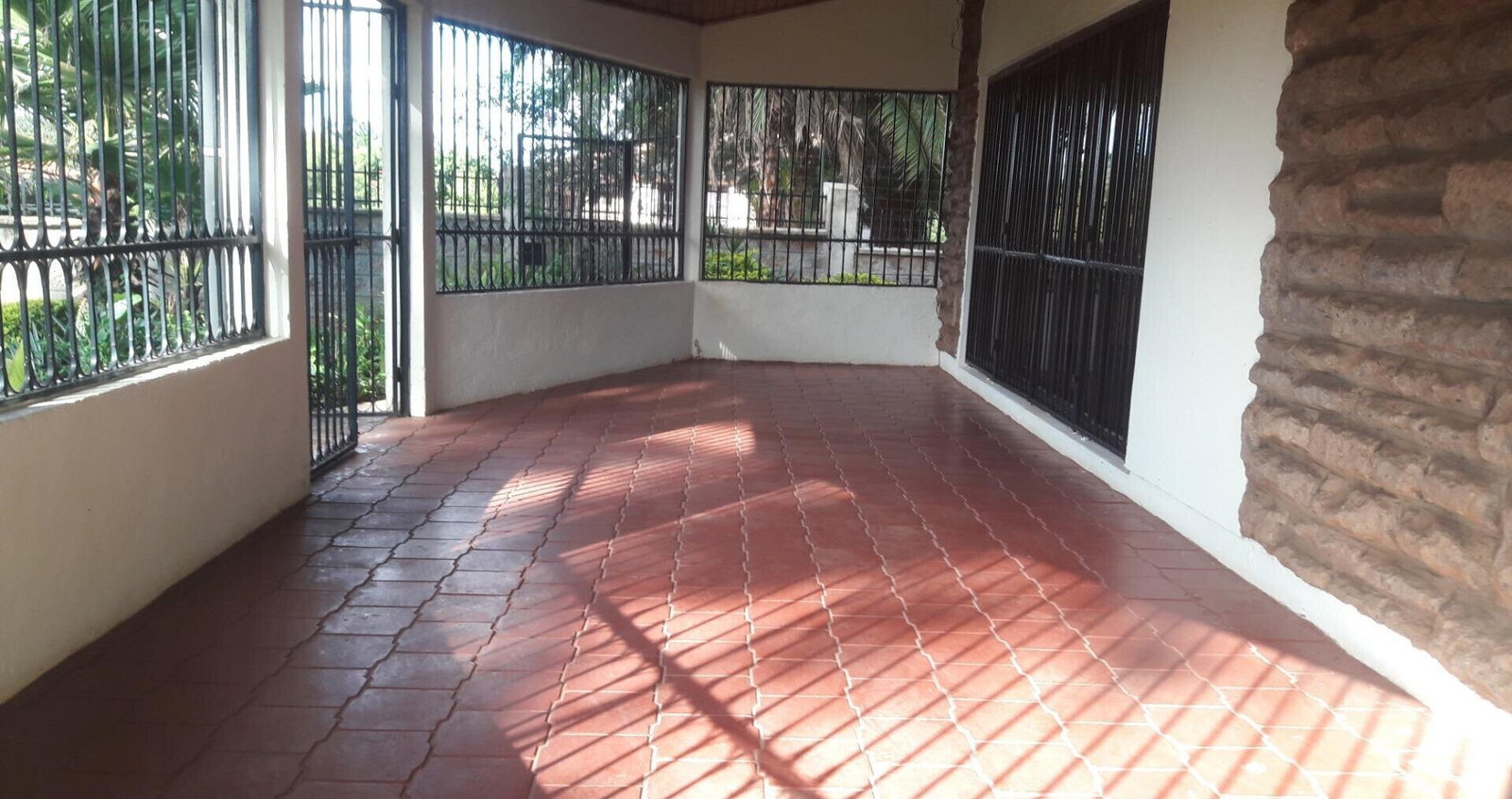 Half Acre 4BR Haven at KSh 250K