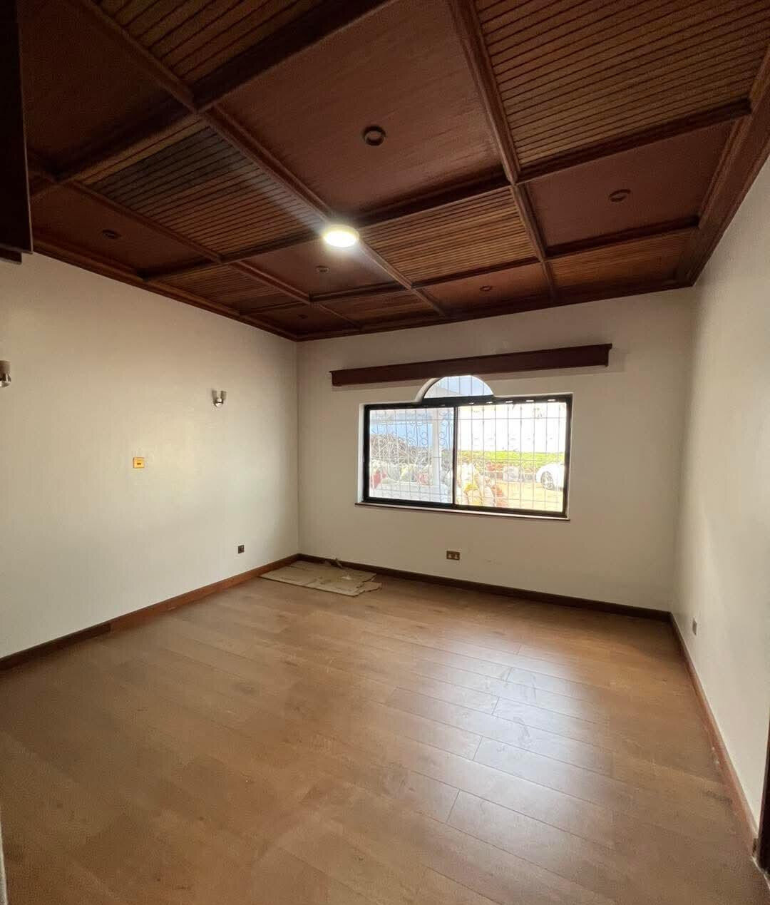 8BR Garden Estate for KSh 450K