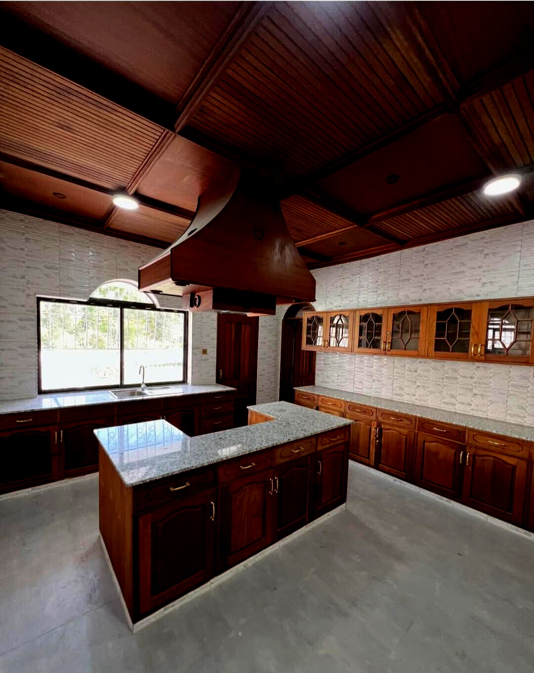 8BR Garden Estate for KSh 450K