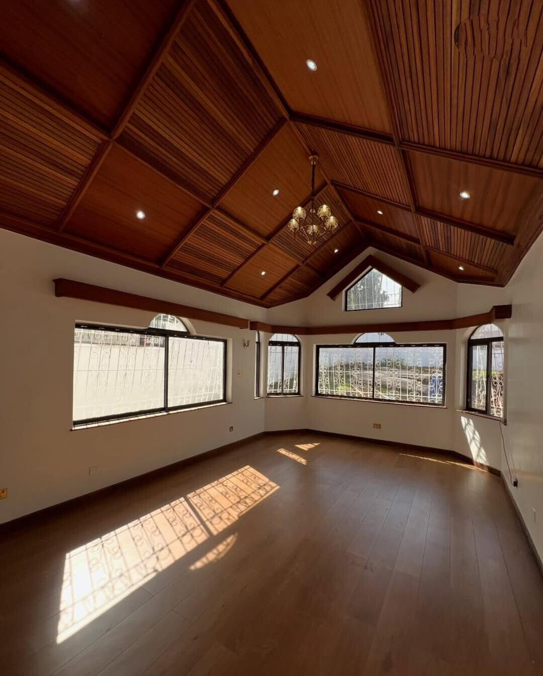 8BR Garden Estate for KSh 450K