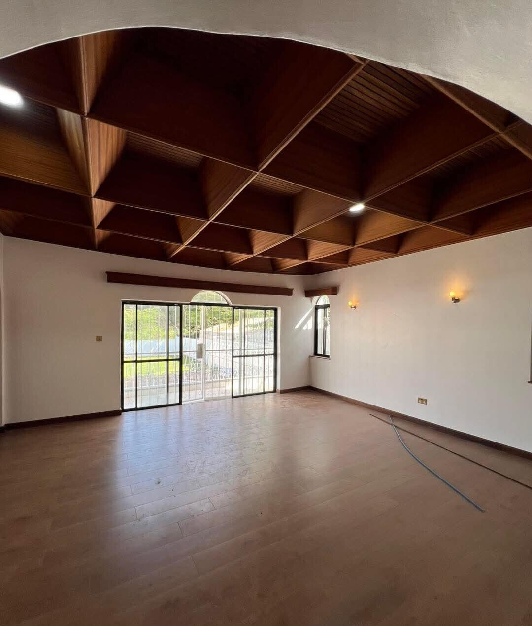 8BR Garden Estate for KSh 450K