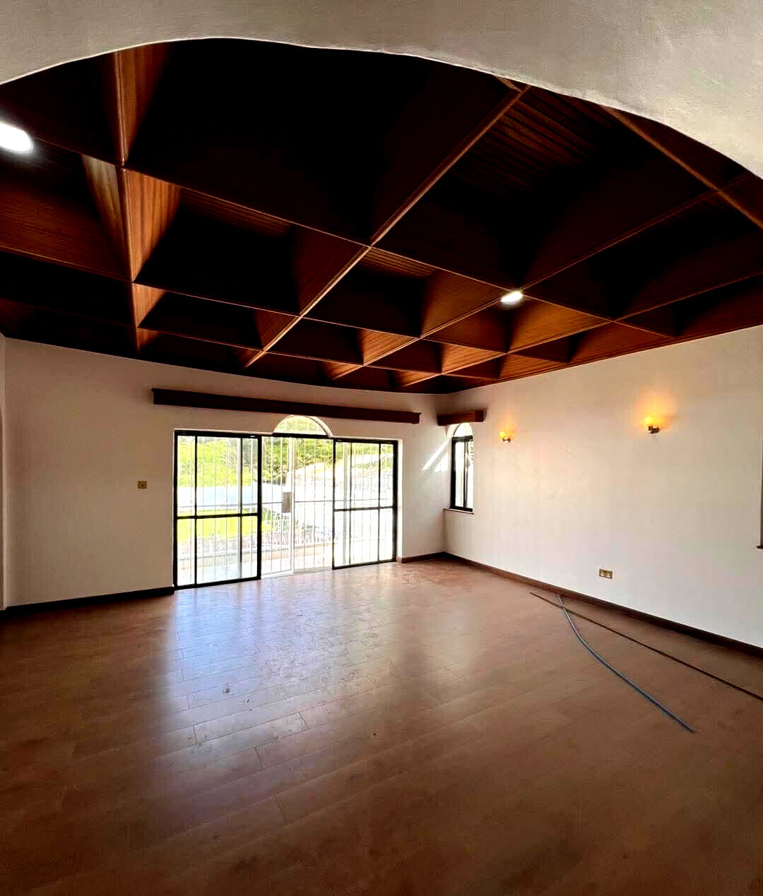 8BR Garden Estate for KSh 450K