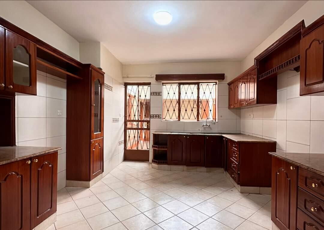 4-Bed Ensuite Townhouse with DSQ & Rental Income - Lavington