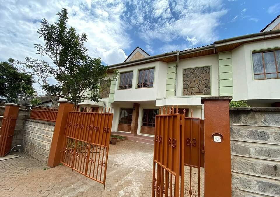 4-Bed Ensuite Townhouse with DSQ & Rental Income - Lavington