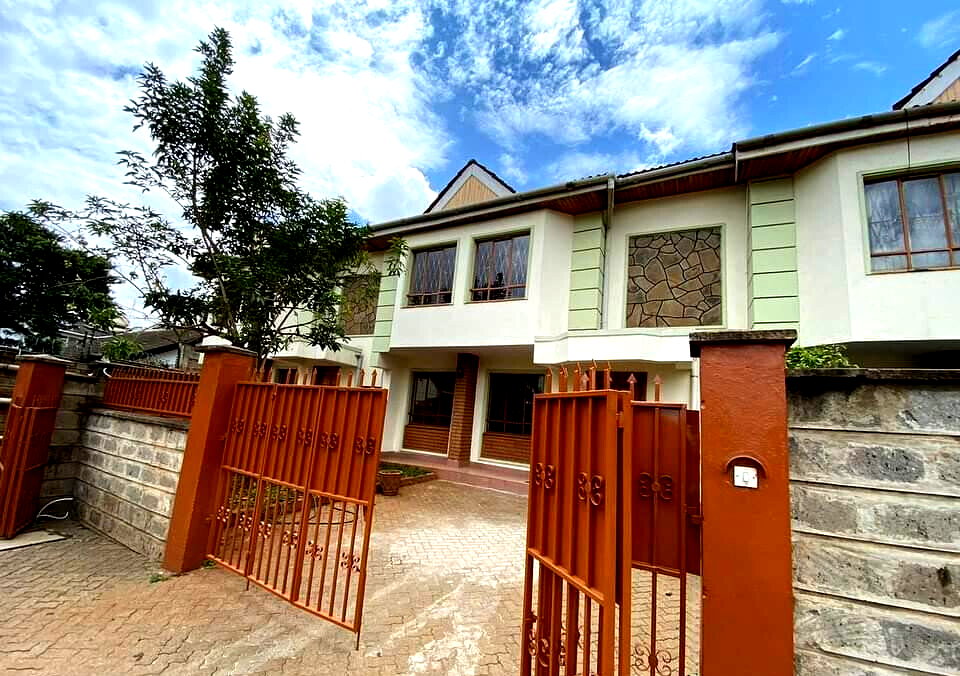 4-Bed Ensuite Townhouse with DSQ & Rental Income - Lavington