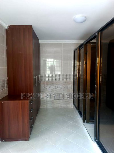 5bdrm Mansion in Kitengela for sale - Image 10