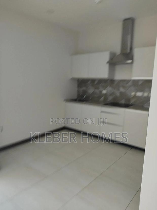 3bdrm Duplex in Westlands for sale