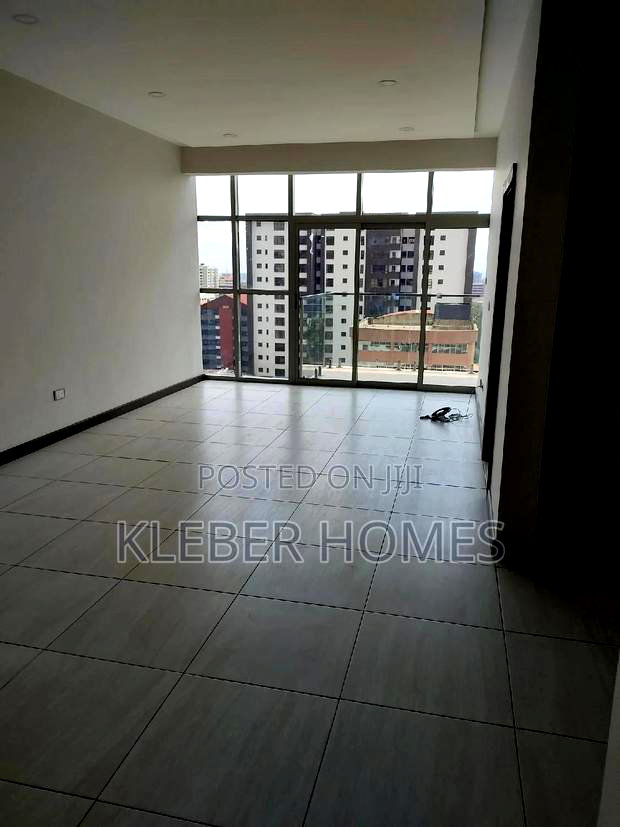 3bdrm Duplex in Westlands for sale