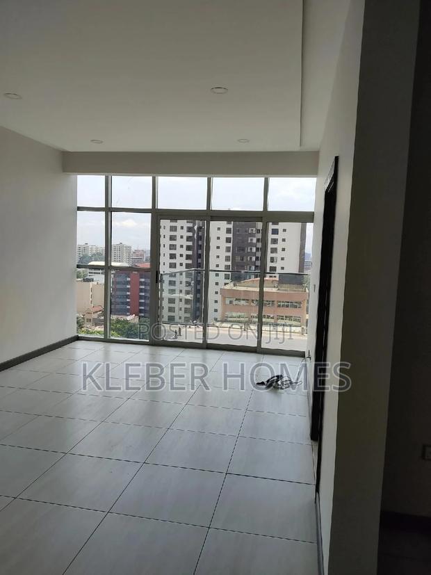 3bdrm Duplex in Westlands for sale