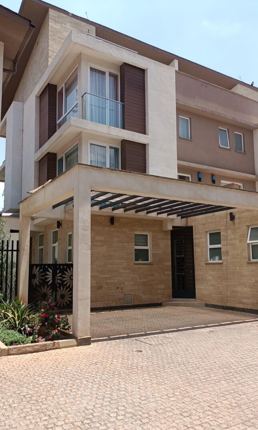 4-Ensuite Townhouse with Power Backup & DSQ - Lavington