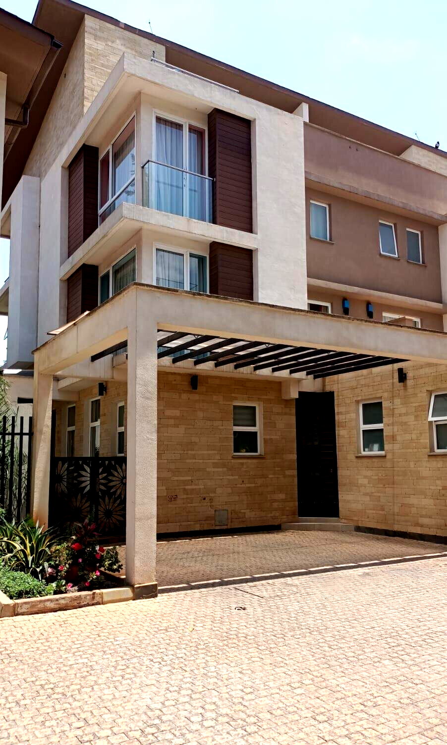 4-Ensuite Townhouse with Power Backup & DSQ - Lavington