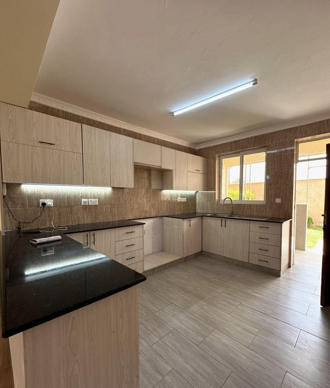 4BR All-Ensuite Townhouse with Rooftop Terrace - Syokimau, Mombasa Rd