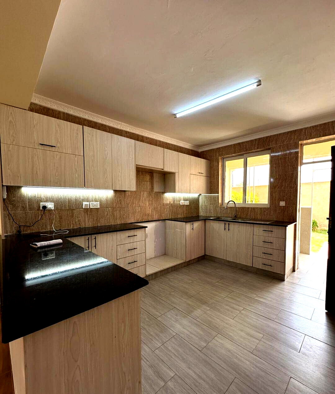 4BR All-Ensuite Townhouse with Rooftop Terrace - Syokimau, Mombasa Rd