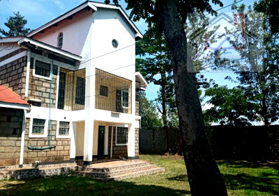Quarter Acre 4BR Home with Garden