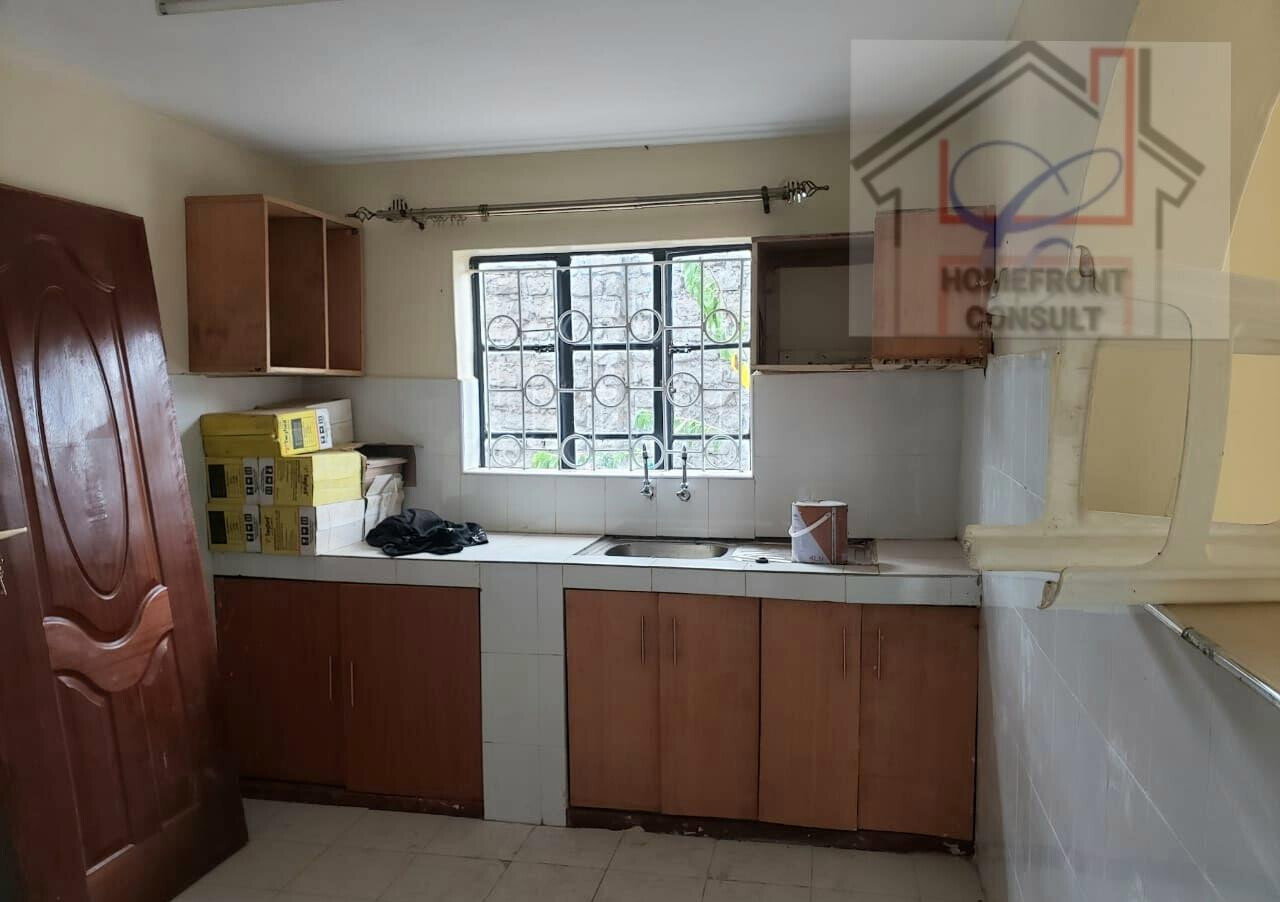 Quarter Acre 4BR Home with Garden