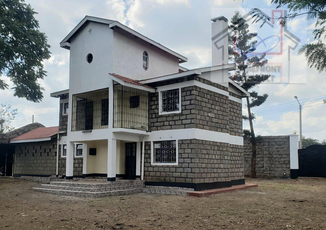 Quarter Acre 4BR Home with Garden