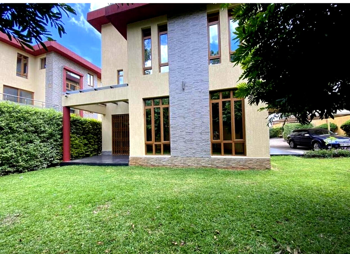 5-Ensuite Townhouse with Fireplace & DSQ in Lavington Gated Estate