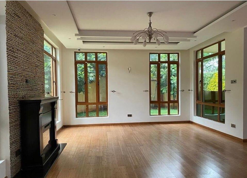 5-Ensuite Townhouse with Fireplace & DSQ in Lavington Gated Estate