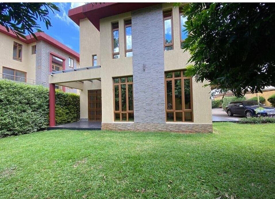 5-Ensuite Townhouse with Fireplace & DSQ in Lavington Gated Estate