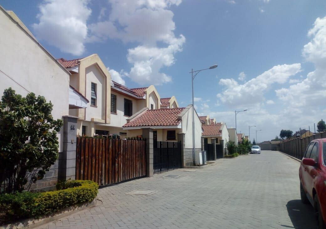 3BR Townhouse with DSQ & Pool Access - Syokimau Gated Estate