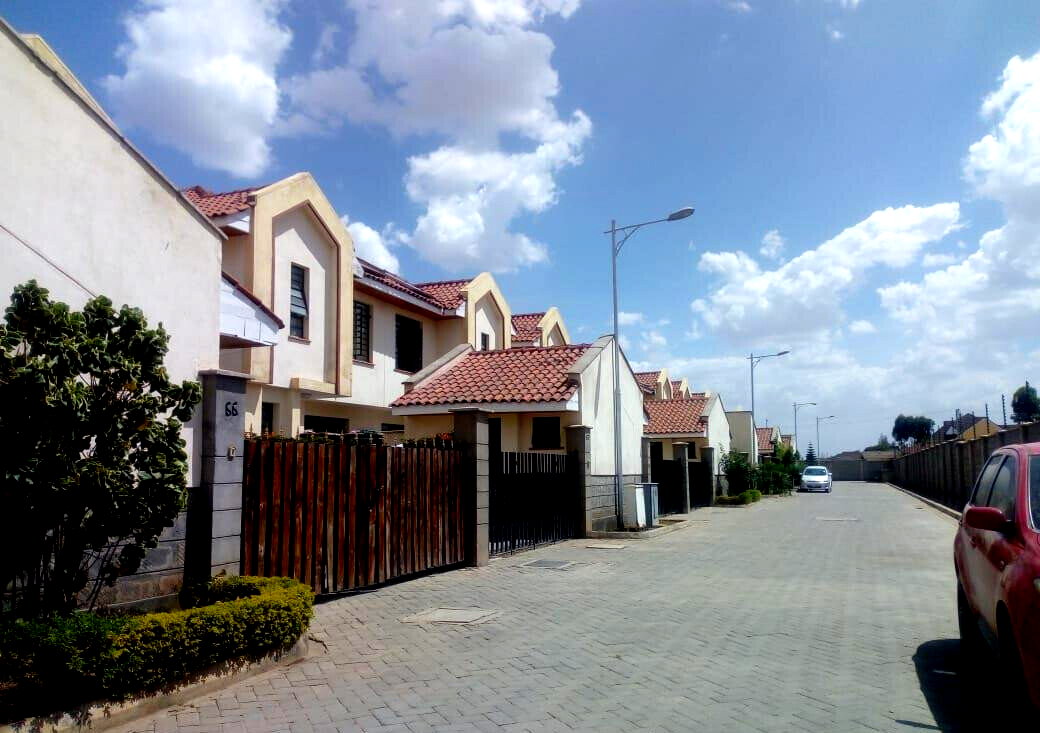 3BR Townhouse with DSQ & Pool Access - Syokimau Gated Estate