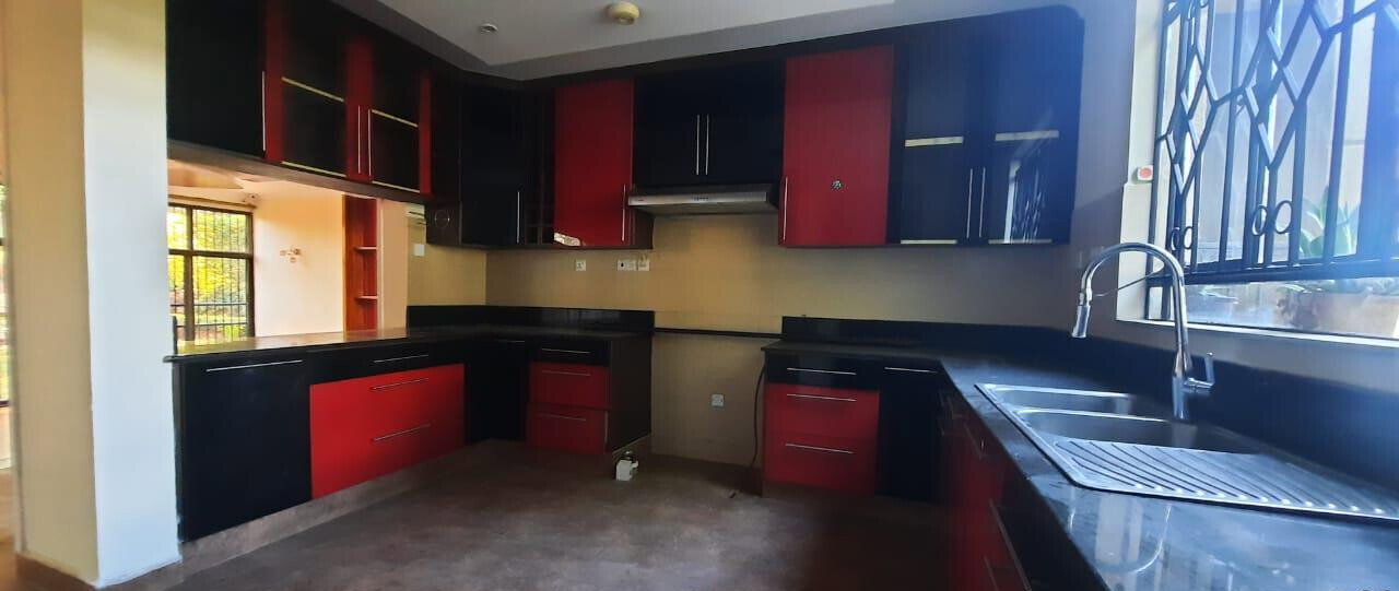 0.16 Acre Townhouse in Lavington
